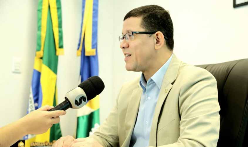 Governador consegue prorrogação do prazo da transposição, anuncia festival de tambaqui em Brasília e entrega de equipamentos