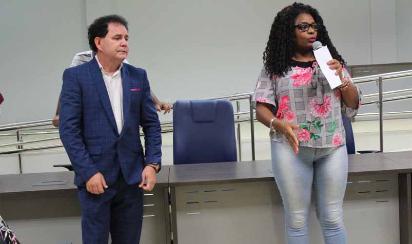 Sintero orienta trabalhadores em educação para os procedimentos necessários ao recebimento da licença prêmio em pecúnia