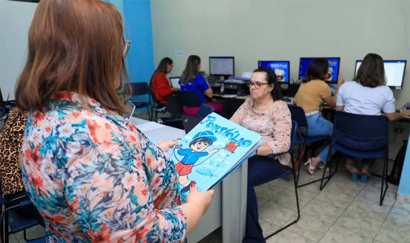 Semed realiza correção de portfólios dos estudantes com deficiência