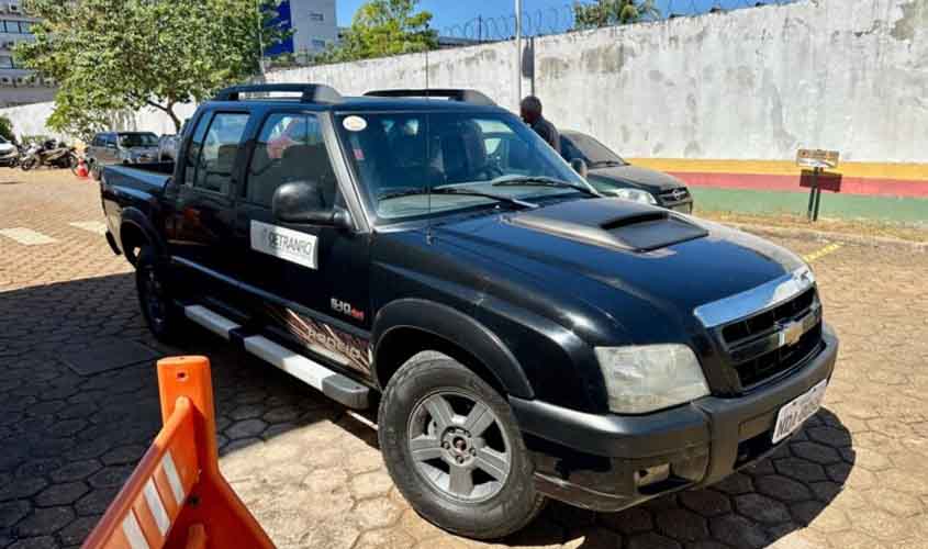 Entrega de veículo ao município reforça atendimentos na saúde