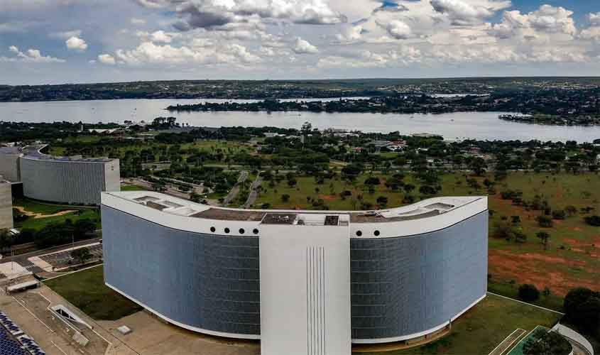 Presidente Lula nomeia duas mulheres para compor STJ e TSE