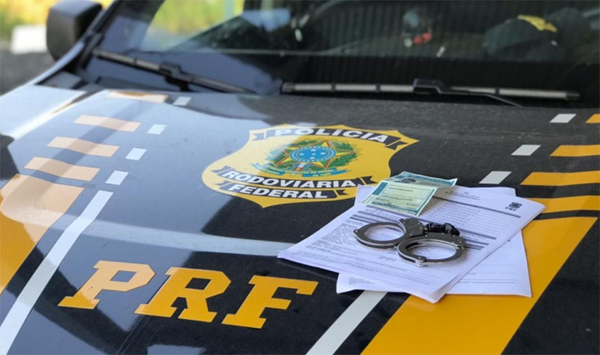 PRF prende motorista por uso de documento falso em São Miguel do Guaporé/RO