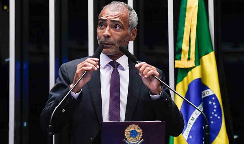 Romário defende projeto sobre medicamentos de alto custo