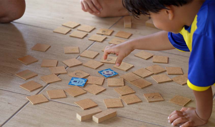 Brincadeiras e atividades físicas no desenvolvimento infantil