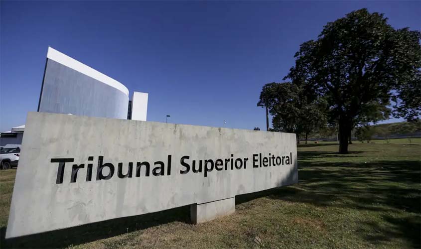 TSE suspende site de criptomoedas por apoio a Flávio Bolsonaro