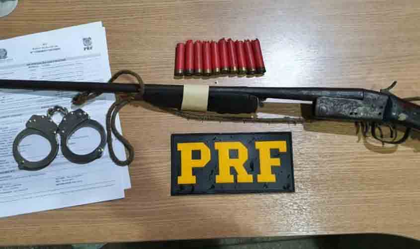 PRF apreende uma arma de fogo e 10 munições