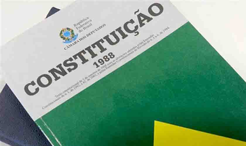 Artigo apresenta relações entre constituição brasileira e o constitucionalismo moderno