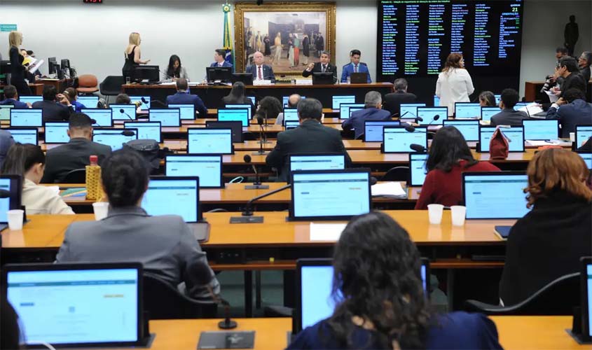 CCJ da Câmara aprova cassação de Carla Zambelli