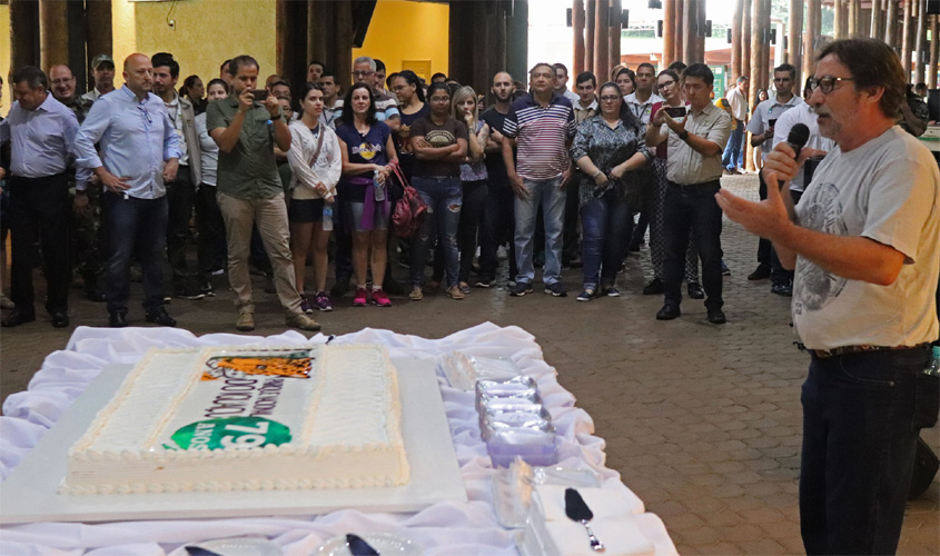 Iguaçu festeja 79 anos com bolo, exposição e plantio