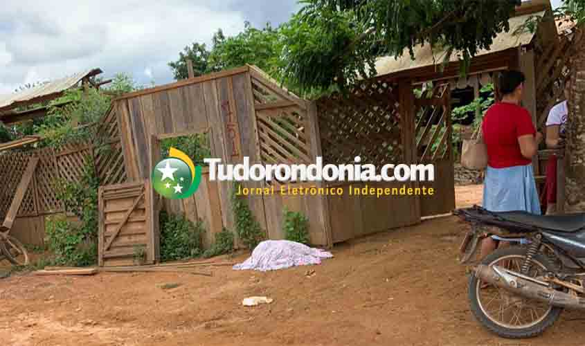 Restos mortais de idoso são deixados na frente da casa da esposa