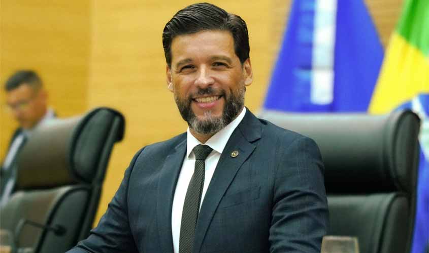 Projeto do deputado Delegado Camargo garante espaços acessíveis em locais com praças de alimentação