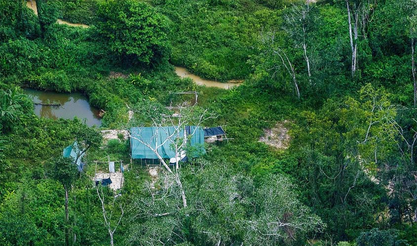 Garimpo ameaça indígenas isolados em área Yanomami