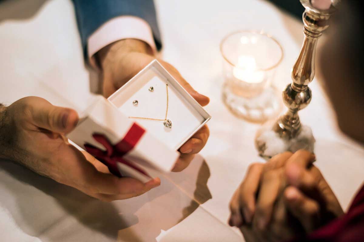 12 dicas para revender semijoias em conjunto e aumentar o ticket médio