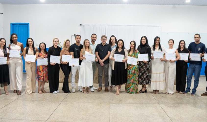 Prefeitura empossa diretores e vice da rede municipal 