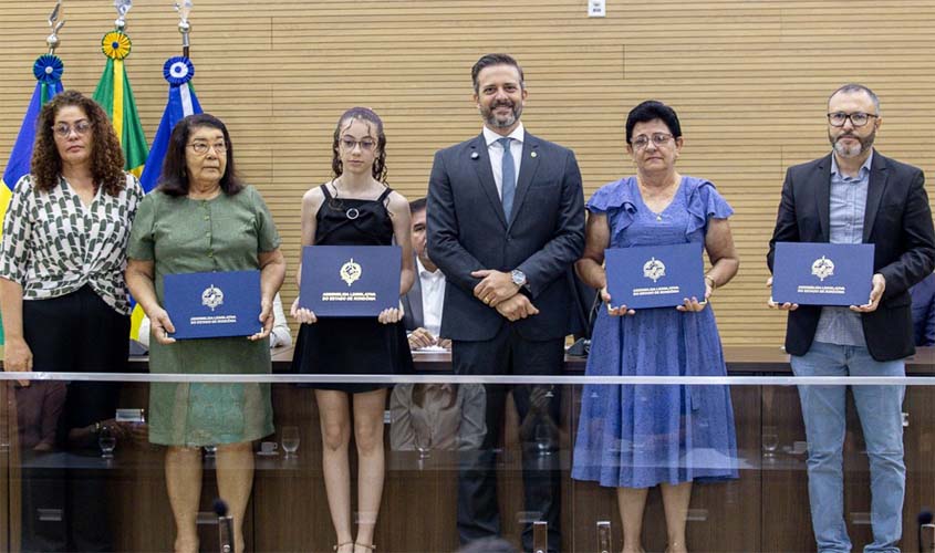 Delegado Lucas homenageia AMI em sessão solene