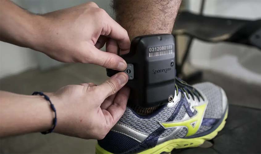 Câmara aprova uso obrigatório de tornozeleira por agressores de mulher