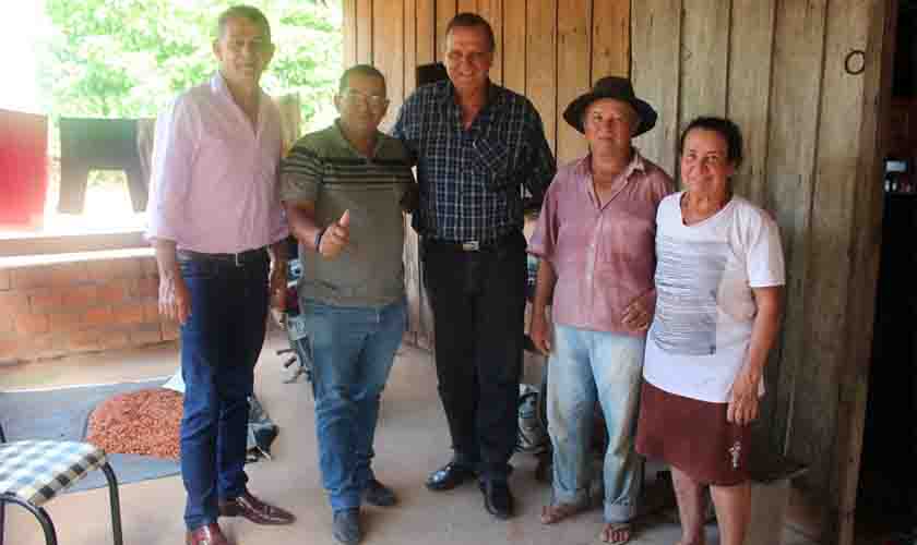 Deputado Adelino faz visitas as Escolas rurais e participa de reunião com Associação