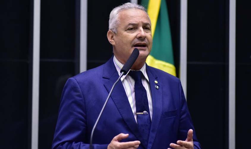 Projeto classifica advocacia como atividade de risco e autoriza porte de arma  