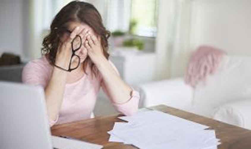 Durmo e acordo cansado, mas cumpro todas as tarefas: entenda o que é depressão funcional