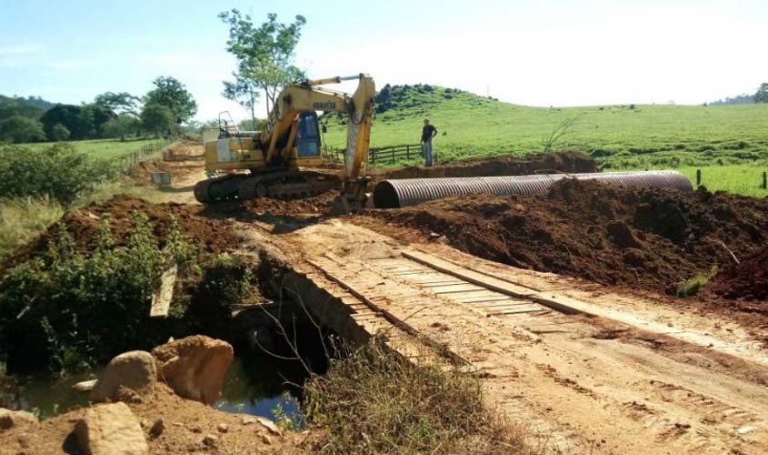 Residências do DER trabalham na manutenção das estradas estaduais