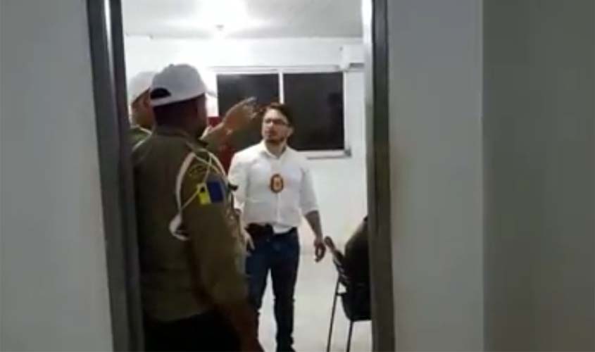 Agente de trânsito aparece em vídeo chamando advogado de pilantra e vagabundo após agredir profissional com uma cabeçada