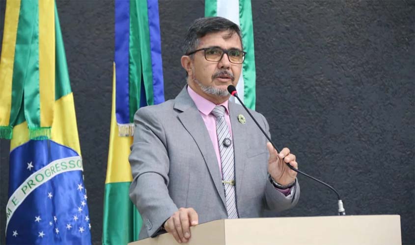 Vereador, que também é policial civil ligado a Marcos Rogério, admite vigiar casa de Fúria