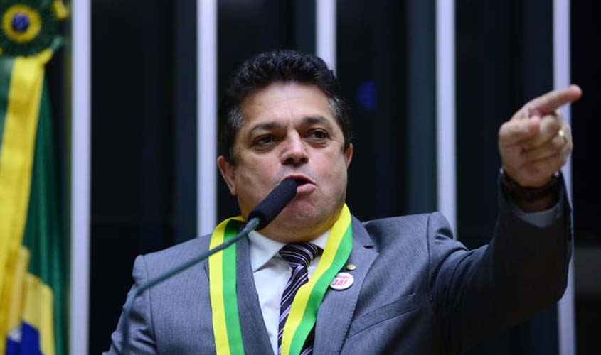 Preso na Papuda, deputado João Rodrigues reassume mandato na Câmara