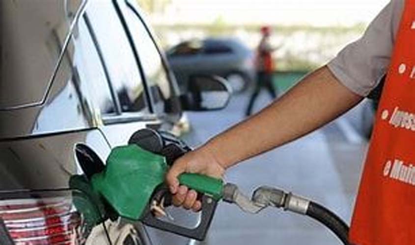 Litro De Gasolina Teve Queda Aproximada De R$ 0,50, Em Média, No Brasil