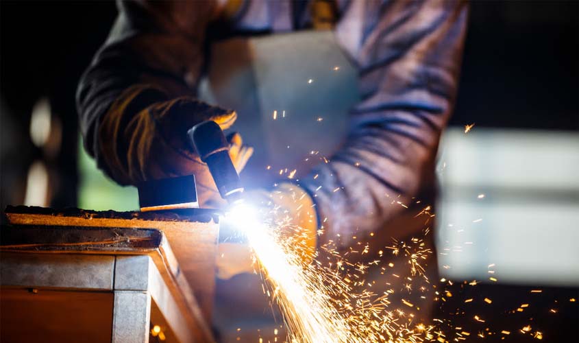 Situação de produtos e prestação de serviços entre micro e pequenas indústrias apresenta queda, mas faturamento se mantém estável