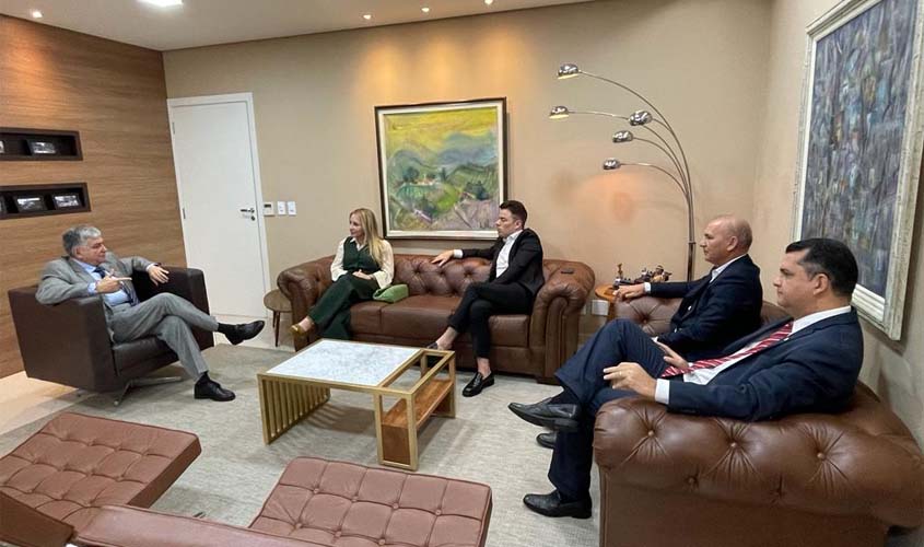 Presidente do TJRO recebe visitas institucionais de deputados estaduais e prefeito de Cacoal