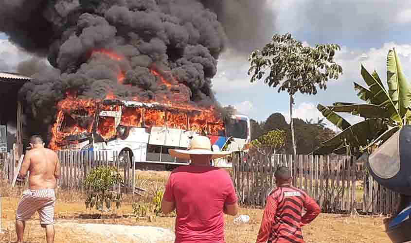 Conflito entre motoristas executivos, Taxistas e empresa AMATUR causa protestos e tensão em Rondônia e Amazonas