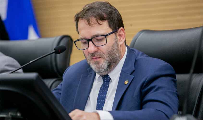 Deputado Alex Redano esclarece fake news sobre pedido de cassação do governador e vice