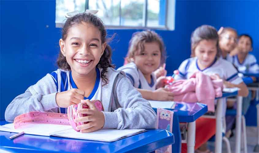 Prefeitura de Jaru premia professores com bonificação de R$ 10 mil por bom desempenho de aprendizagem dos alunos