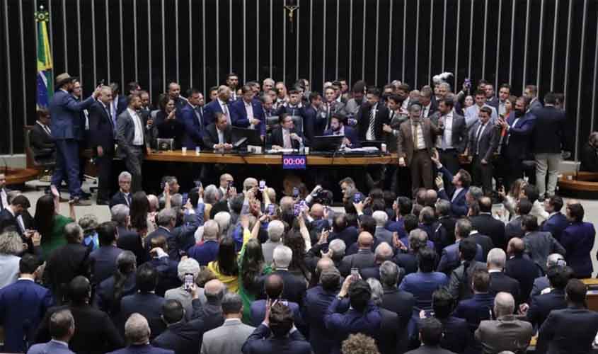 Hugo Motta terá que cortar na carne se quiser salvar autoridade