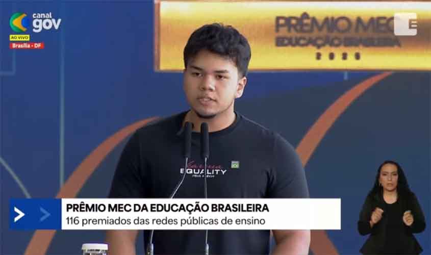 De Porto Velho ao Planalto: estudante de escola pública recebe prêmio do MEC das mãos do presidente Lula
