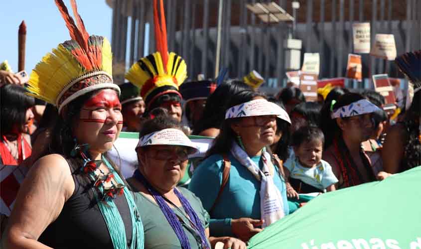 Mais de 400 mulheres indígenas participam de conferência nacional em Brasília