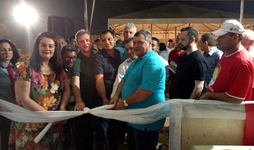 Deputado Luizinho e prefeito Vino inauguram Feira do Artesanato no Festival de Praia de Pimenteiras