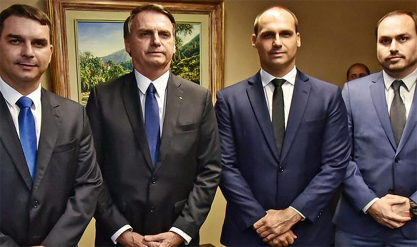 Funcionários fantasmas do clã Bolsonaro receberam quase R$ 29 milhões em salários