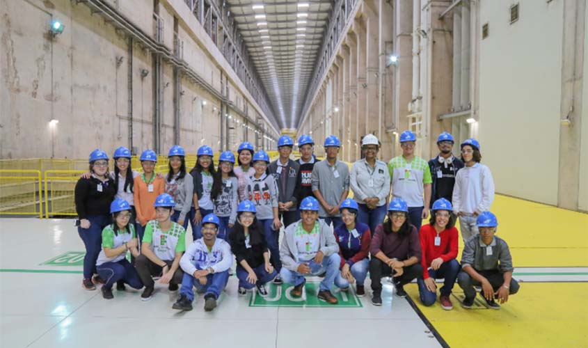 Usina hidrelétrica Jirau recebe estudantes do Ifro