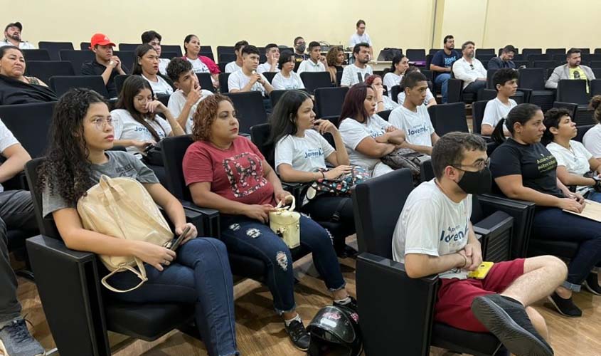 Curso de Informática Básica prepara jovens para o mercado de trabalho em Porto Velho