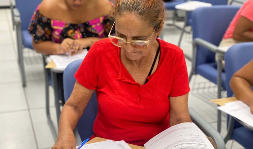 Futuros beneficiários de imóvel do Porto Bello I assinam contrato e já vivem a emoção da casa própria