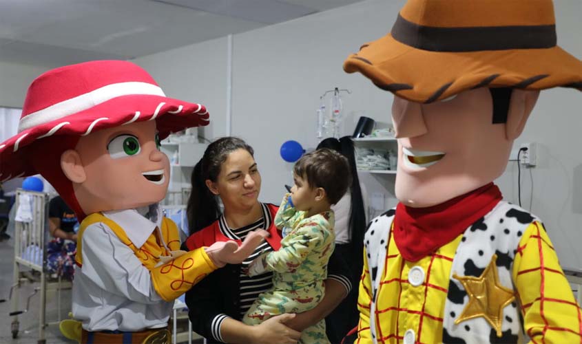 Hospital Infantil Cosme e Damião recebe ação recreativa para pacientes em alusão à semana da criança 