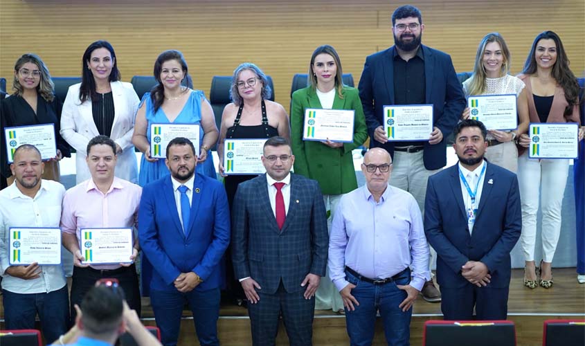 Assembleia Legislativa homenageia profissionais da saúde envolvidos no combate à pandemia