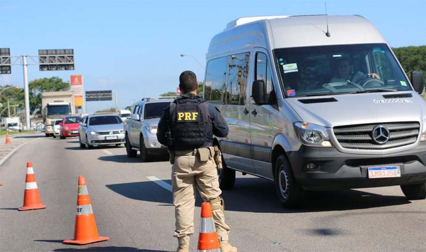 PRF ampliará fiscalização nas estradas no feriado prolongado do dia 15