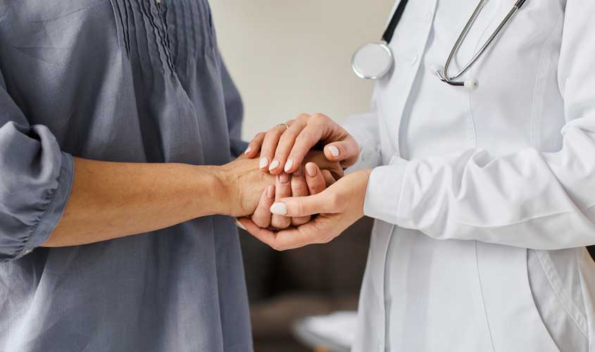 Cuidar a otros y cuidar de uno mismo: el impacto de la empatía en la salud