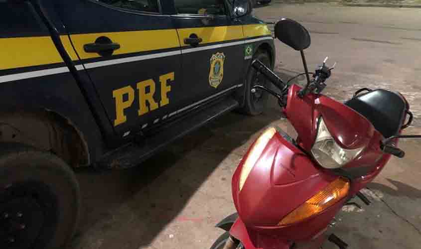 PRF detém motociclistas de aplicativo utilizando veículo adulterado