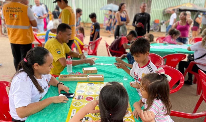 Educação de trânsito para crianças e adultos é desenvolvida durante evento lojista na zona Leste de Porto Velho