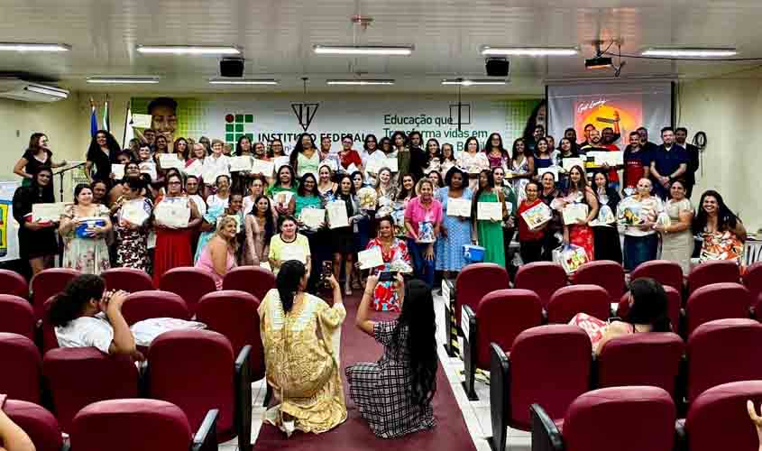 Mais de 150 certificados são entregues para alunos do Casa da Comunidade