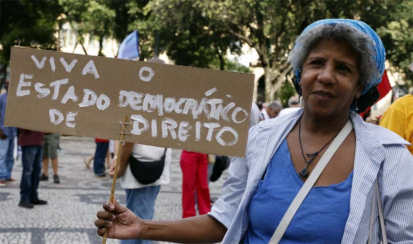 A democracia é o inferno dos fascistas