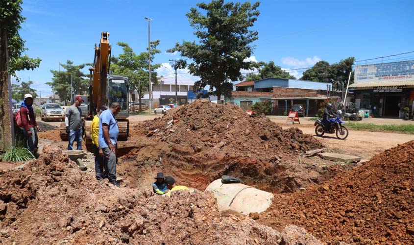 Avenida Rio de Janeiro resiste a chuva forte após obras